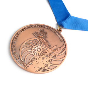 كرات ميدالية مخصصة ، ميدالية غزل ملونة عتيقة ، ميدالية اليوم الوطني لقطر الدينية ، نقش ميدالية الرياضة العربية