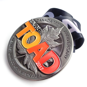 جائزة معدنية رخيصة عالية الجودة مخصصة للركض الفضية العتيقة ميدالية ماراثون الرياضية