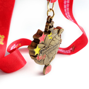 الصين تصميم معدني مخصص رخيص تمتلك ميدالية سباق ماراثون للركض من سبائك الزنك ثلاثية الأبعاد