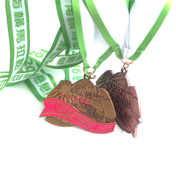 جائزة ماراثون الذهب المخصصة ميدالية سبائك الزنك العتيقة ميدالية الرياضة الجري تذكارية
