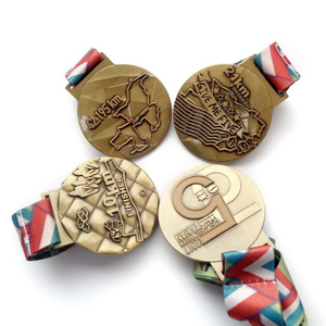 ميدالية كرنفال ملونة ترويجية رخيصة مع شريط مخصص مطلي ثلاثي الأبعاد بشعار مزدوج جائزة كرة القدم مع شريط La