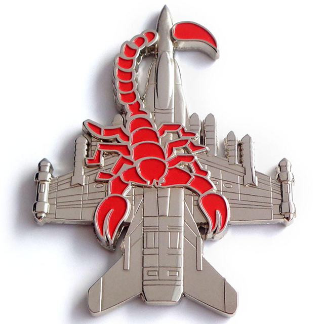 لا يوجد حد أدنى مخصص لشعار دبابيس معدنية صلبة لينة مخصصة مينا طائرة دبوس طية صدر السترة