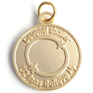 علامة المجوهرات المعدنية الصغيرة مع علامة العلامة التجارية المعدنية شعار مخصص