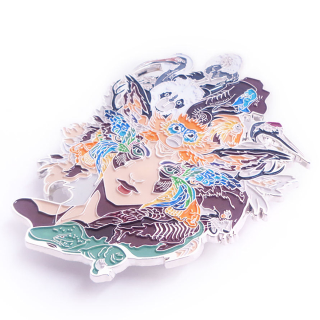 مخصص أنيمي كبير شارة دبوس المينا الصلب