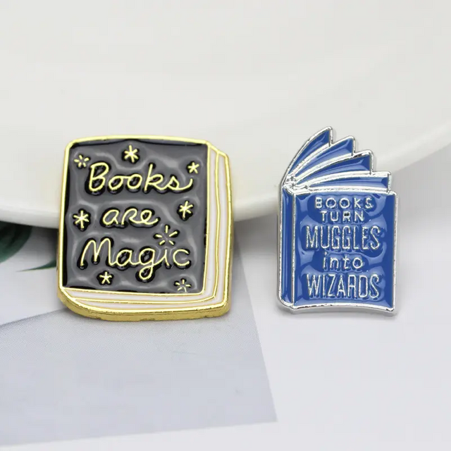 لا يوجد حد أدنى عالي الجودة لتصنيع المعادن المخصصة دبابيس طية صدر السترة من مادة صلبة ناعمة حسب الطلب