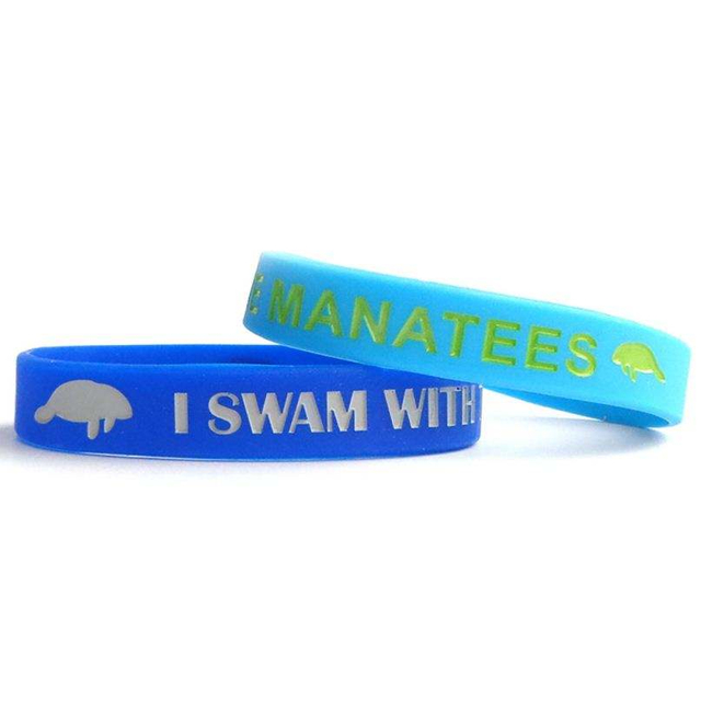 تصميم مجاني 2023 تخصيص شعار سوار سيليكون سوار معصم من السيليكون على شكل قلب